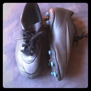 Soccer shoes size 13 little kid's